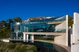 Bên trong biệt thự xa xỉ lấy cảm hứng từ nhà của Iron Man