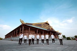 Mê tít clip "kỷ yếu lớp người ta" quay tại Ninh Bình, Sầm Sơn