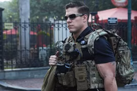 Đặc vụ Mỹ rèn luyện thể chất thế nào để có thân hình "hút mọi ánh nhìn"?