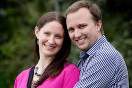 Bác sĩ mắc ung thư… muốn nhìn mặt con trước khi chết