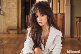 Bí quyết giữ dáng đồng hồ cát của nữ ca sĩ Camila Cabello
