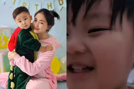 Con trai Hòa Minzy gây sốt với điệu cười nắc nẻ như được mùa