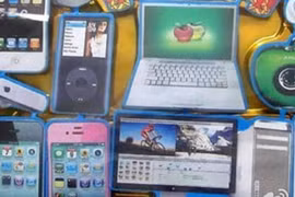 Lùng mua iPhone 7, đồng hồ thông minh đốt cho người âm