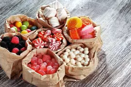 Bất ngờ: ăn vặt tăng 10% nguy cơ ung thư ở phụ nữ