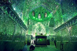 Ngắm khu lăng mộ có mái vòm khảm đá tráng lệ ở Iran