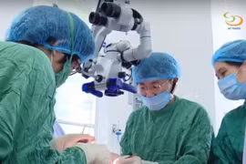 Bé trai 6 tuổi bị cắt bỏ tinh hoàn do đến viện chậm trễ