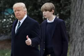 Bí quyết làn da sáng mịn và chiều cao 1,9m của trai út TT Trump