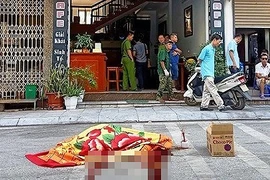 Thanh niên cắt cổ tay không chết nên nhảy lầu 3 xuống đất