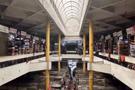 Cảnh khác lạ ở những khu chợ nổi tiếng nhất Hà Nội