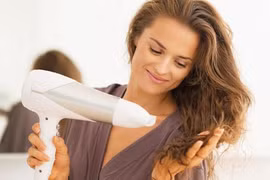 Bí quyết giúp bạn sấy tóc chuyên nghiệp không bị hư hỏng