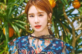 Đã sang U40, Yoo In Na vẫn ăn mặc thời thượng và gợi cảm vô cùng