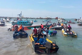 Chìm tàu ở Indonesia, ít nhất 8 người thiệt mạng