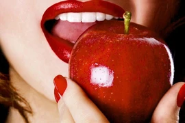 Cách ăn táo giúp tăng ham muốn “yêu”