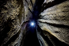 “Ánh sáng sinh học” biện pháp giải độc cho những người bị kẹt trong lòng đất