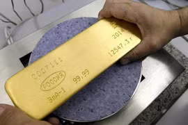 Hình ảnh ít biết trong nhà máy sản xuất vàng 4 số 9