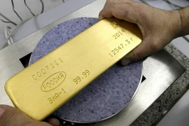 Hình ảnh ít biết trong nhà máy sản xuất vàng 4 số 9