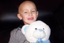 Phát hiện ung thư hiểm nhờ một cú đấm