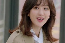 Dấu tích bất ngờ trên xe hơi của chàng đẹp trai, nhà giàu khiến cô gái trẻ tỉnh ngộ