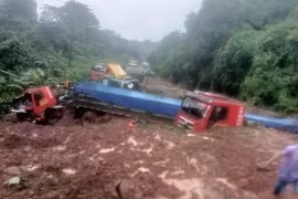  Đường từ Lào về cửa khẩu quốc tế Cầu Treo chưa thông