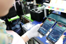 Khám phá “lò” sản xuất Samsung Galaxy S5