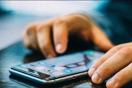 Lợi dụng bạn gái ngủ say, gã trai “khoắng sạch” nửa tỷ trong nháy mắt