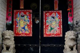 Xem Trung Quốc trang trí nhà cửa đón Tết Nguyên đán