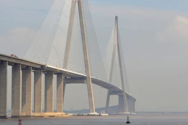 Những công trình khổng lồ của Trung Quốc tiêu tốn cả tỷ đô