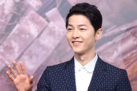 Soi thời trang nam thần của Song Joong Ki trước đệ đơn ly hôn Song Hye Kyo