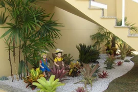 Cách tạo vườn xinh trong nhà phố từ những khoảng đất thừa 