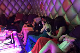 Kiều nữ xinh đẹp cầm đầu đường dây mại dâm cho khách nước ngoài sắp hầu tòa