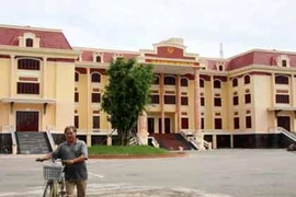 Tòa án to như lâu đài ở miền Tây, tốn 60 tỷ