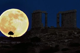 Những truyền thuyết rùng rợn và sự thật về trăng máu