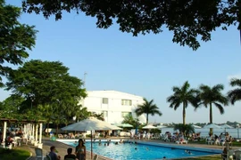 Nằm giữa "rốn rùa", nhiều khách sạn cỡ lớn Hà Nội vẫn "lỗ đậm"