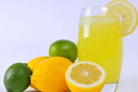 Cách pha trà chanh nghệ giảm stress hiệu quả