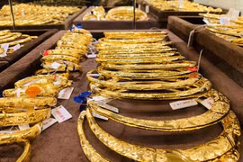 Giá vàng hôm nay 7/7: USD tăng dữ dội, vàng xuống đáy 8 tháng