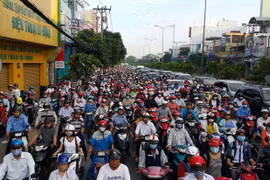 Bỏ bảo hiểm xe máy: Bộ Tài chính nói không, cử tri "gõ cửa" Bộ Giao thông