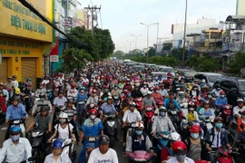 Bỏ bảo hiểm xe máy: Bộ Tài chính nói không, cử tri "gõ cửa" Bộ Giao thông