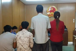 Người mẹ trẻ lỡ dại đi đánh bạc, tòa cho hưởng án treo 