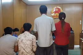 Người mẹ trẻ lỡ dại đi đánh bạc, tòa cho hưởng án treo 