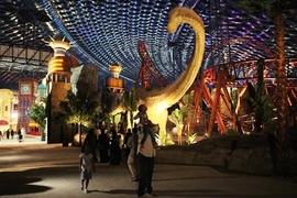 Chiêm ngưỡng công viên giải trí trong nhà tỷ đô ở Dubai