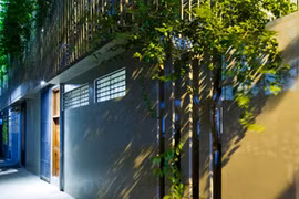 Nhà Xanh Hà Nội sốt xình xịch trên báo ngoại