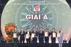 Chủ tịch Quốc hội: Báo chí tích cực đấu tranh phòng, chống tham nhũng, tiêu cực