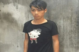 Trói hai cô gái vào càng xe máy, cướp điện thoại iPhone