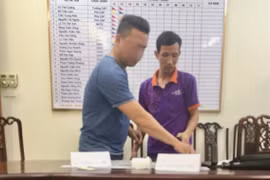 Tài xế taxi Vic cầm hung khí hành hung người khác