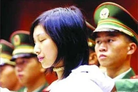 Bị người yêu đẩy vào bước đường cùng, nữ tử tù si tình chấp nhận chết thay