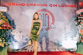 Mỹ nhân “lên giường” với Vũ trong Về nhà đi con ăn mặc siêu gợi cảm, quyến rũ 