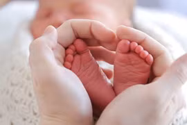 Những em bé chào đời kỳ diệu lúc mẹ hôn mê, chết lâm sàng 