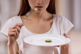 Vì sao phụ nữ thường bị rối loạn ăn uống hơn đàn ông?
