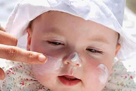 Cách phòng tránh ung thư da cho trẻ