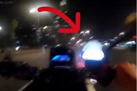 Cận cảnh vụ nổ súng, khống chế kẻ cướp táo tợn ở TP HCM